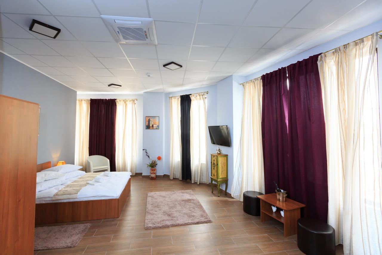 Corner Center Rental Buzau Exterior photo